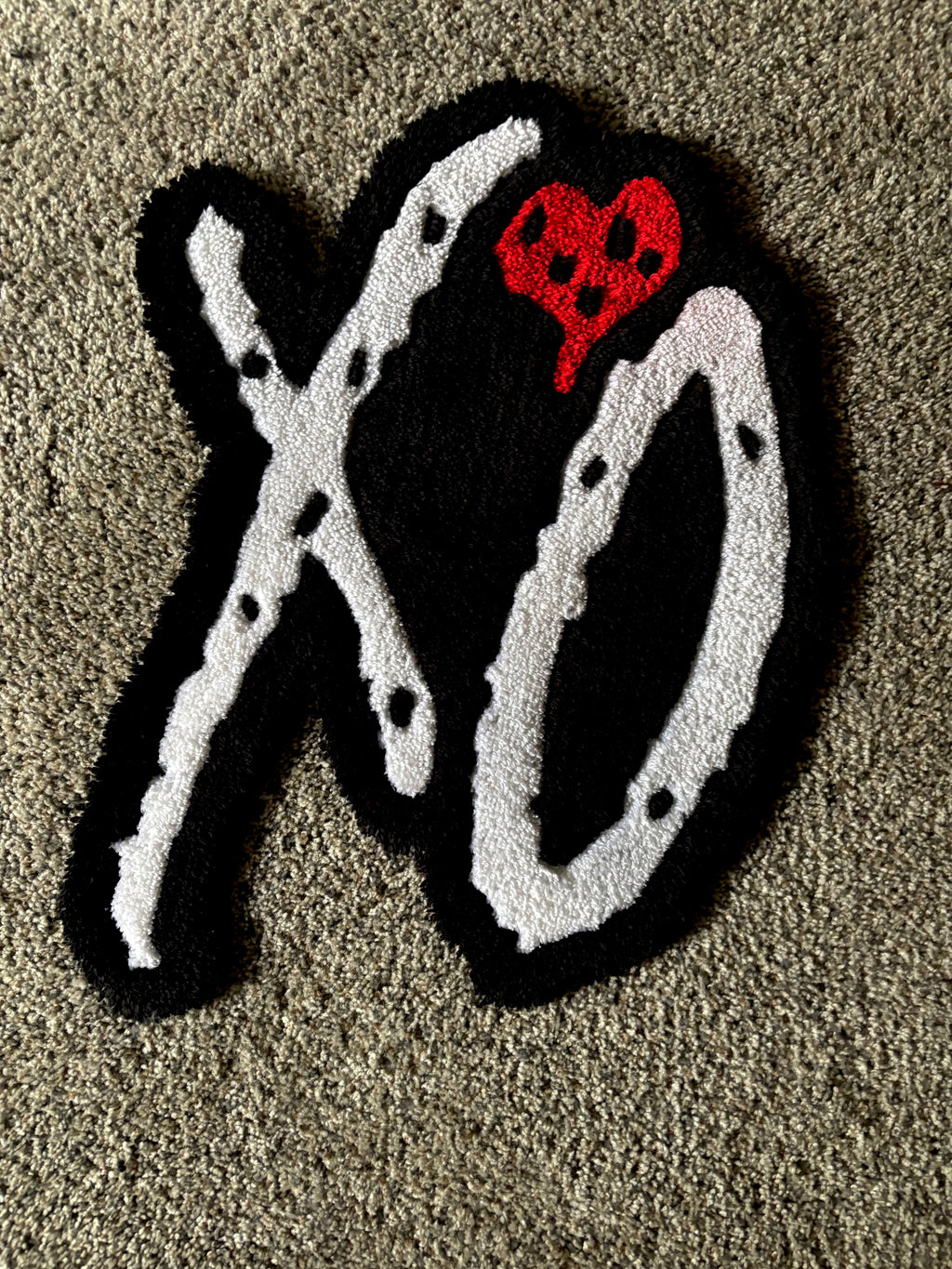 THE WEEKND “XO” CUSTOM TUFTED RUG
